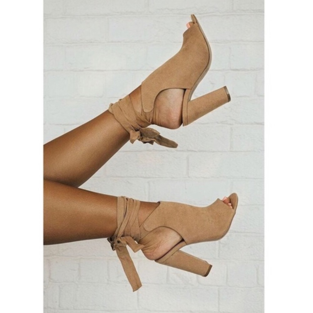 Tan lace-up peep toe shoes NEW - Picture 2 of 2